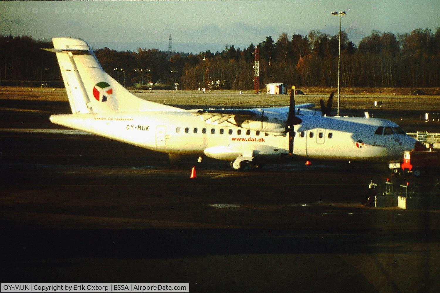 OY-MUK, 1990 ATR 42-300 C/N 176, OY-MUK in ARN 2002-11