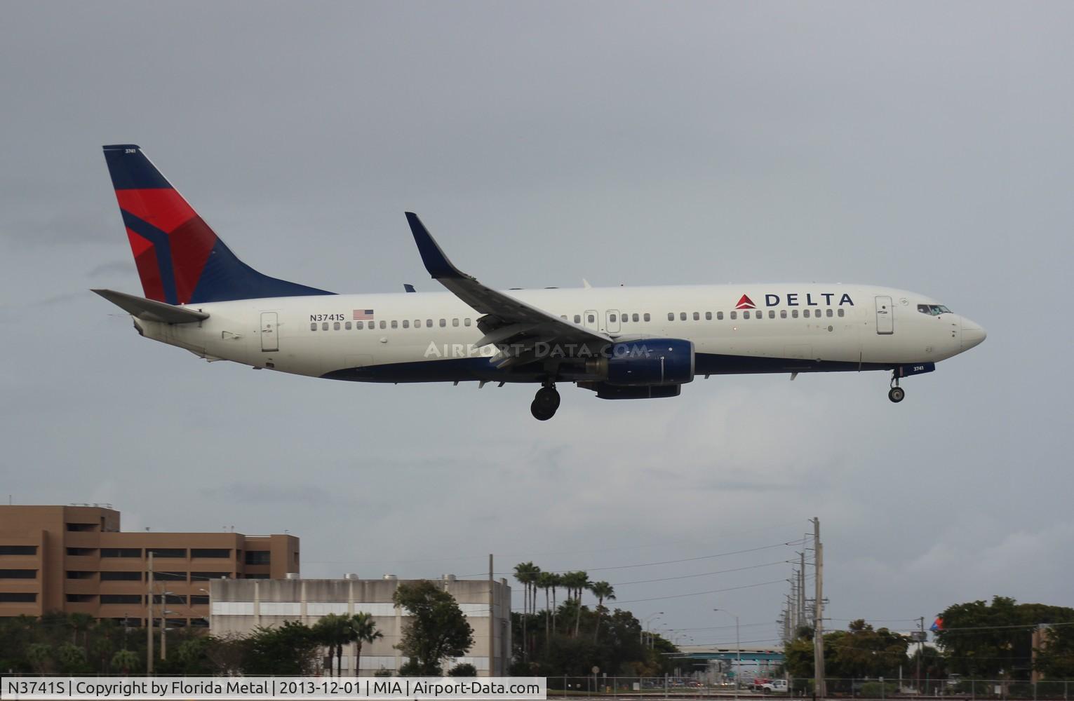 N3741S, 2001 Boeing 737-832 C/N 30487, Delta 737-800