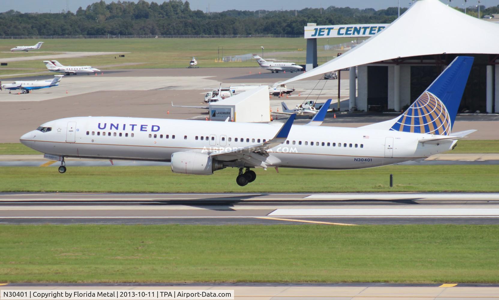 N30401, 2001 Boeing 737-924 C/N 30118, United 737-900