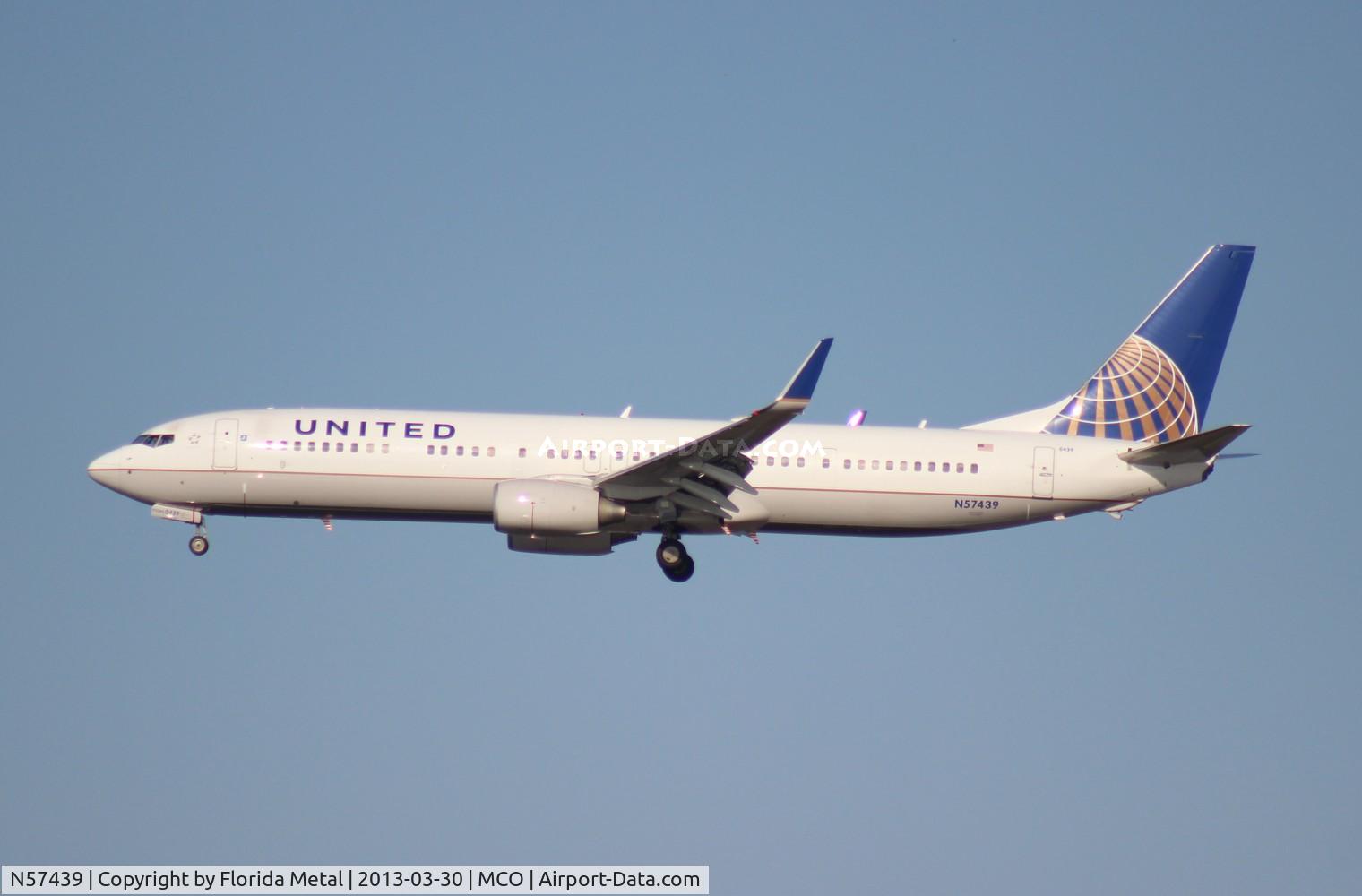 N57439, 2009 Boeing 737-924/ER C/N 33534, United 737-900