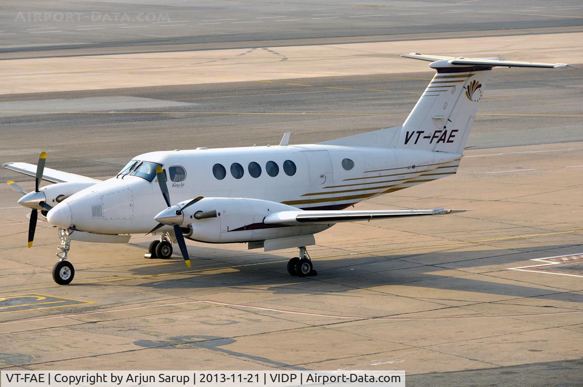 VT-FAE, 2005 Raytheon B200 King Air C/N BB-1918, Parked at IGIA T-1.