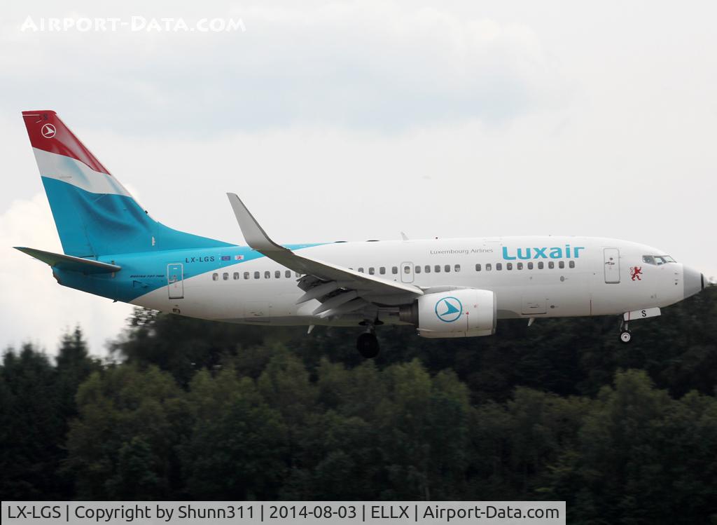 LX-LGS, 2005 Boeing 737-7C9 C/N 33956, Landing rwy 24 with British Airways nose c/s