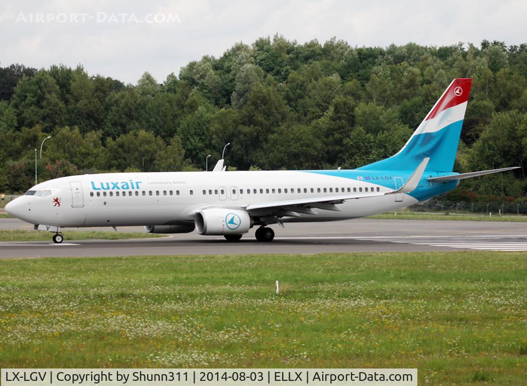 LX-LGV, 2013 Boeing 737-8C9 C/N 41190, Ready for take off rwy 24