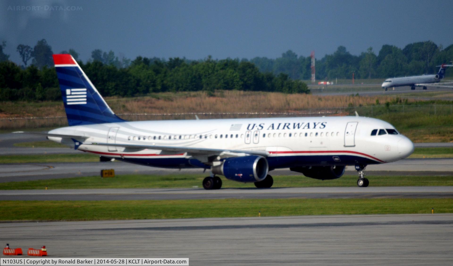 N103US, 1999 Airbus A320-214 C/N 0861, Taxi CLT