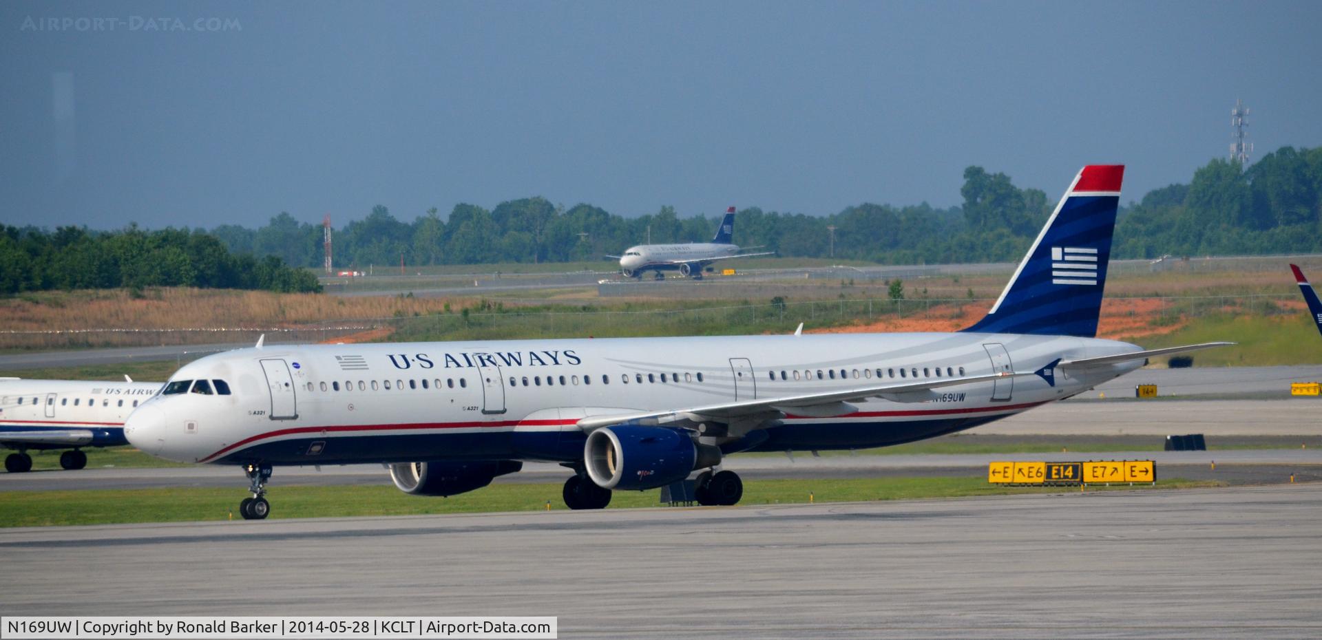 N169UW, 2001 Airbus A321-211 C/N 1455, Taxi CLT