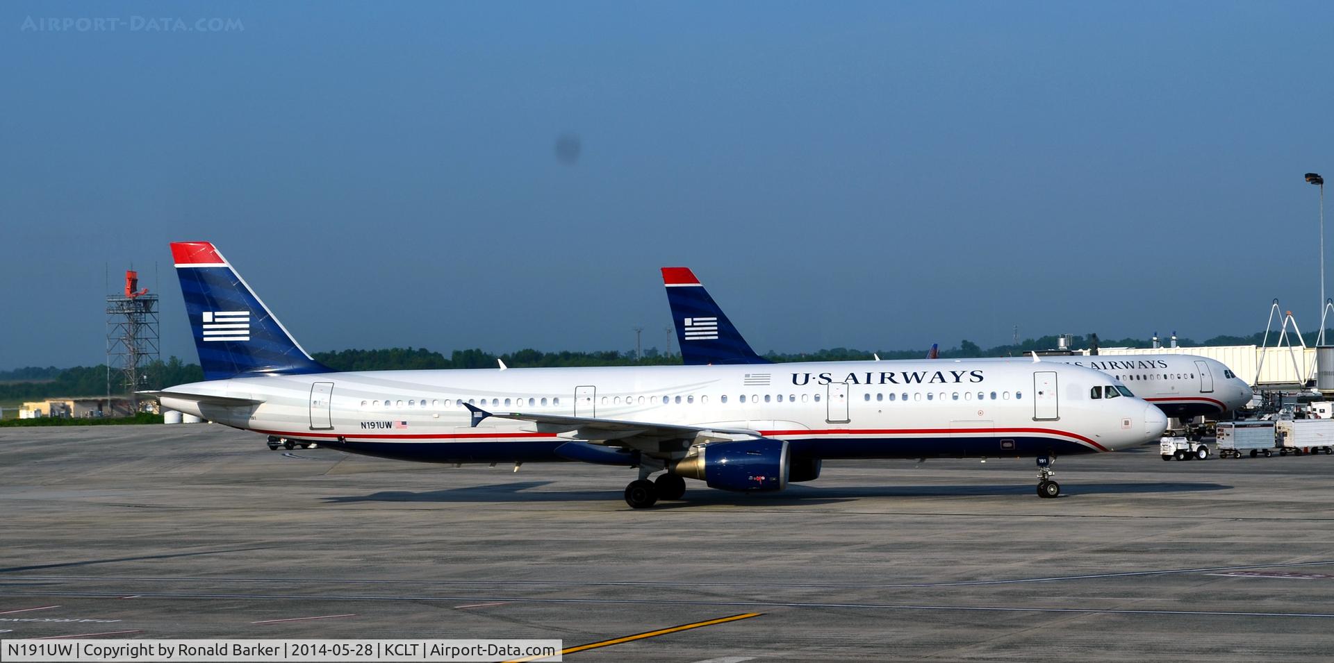 N191UW, 2001 Airbus A321-211 C/N 1447, Taxi CLT