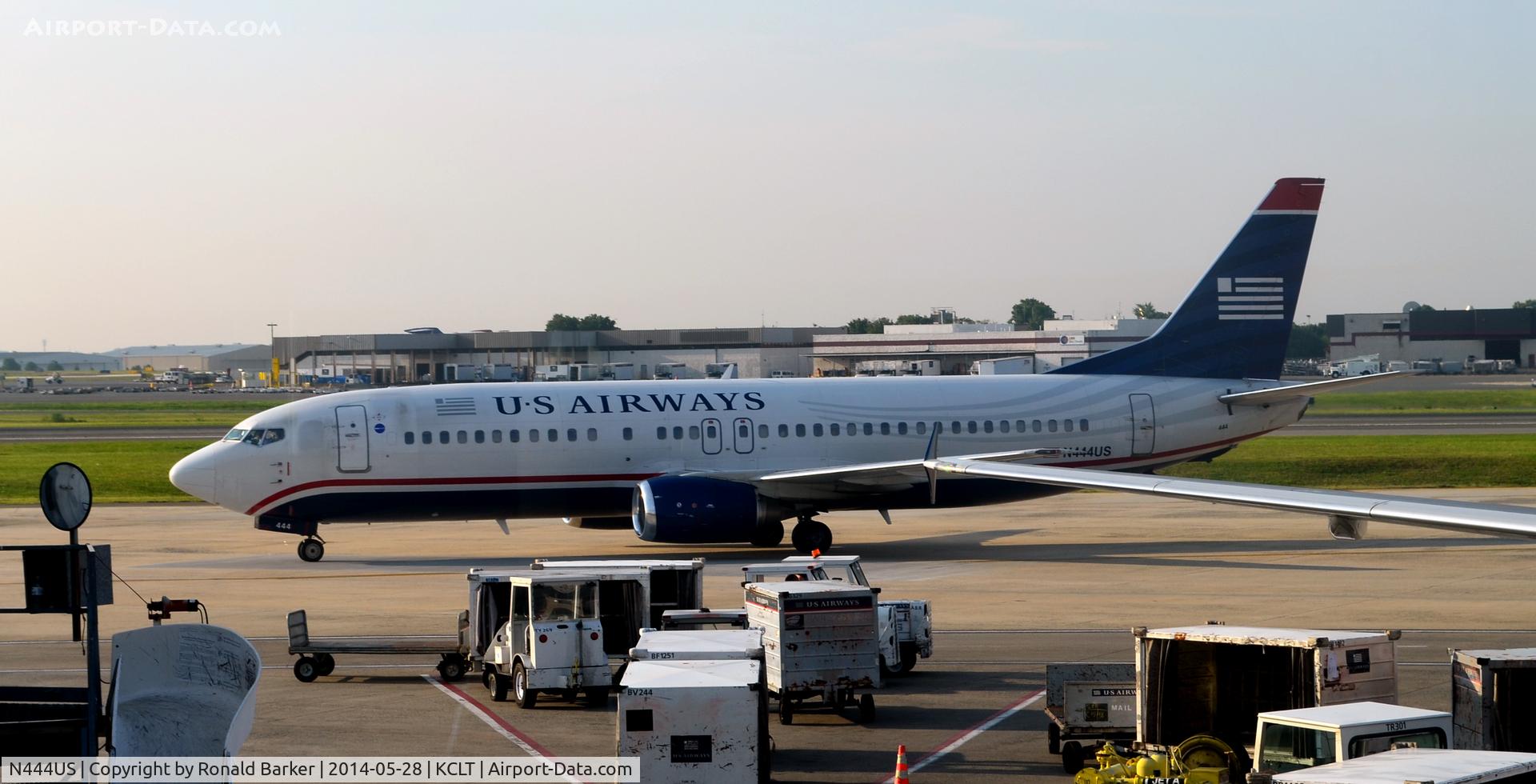 N444US, 1990 Boeing 737-4B7 C/N 24862, Taxi CLT