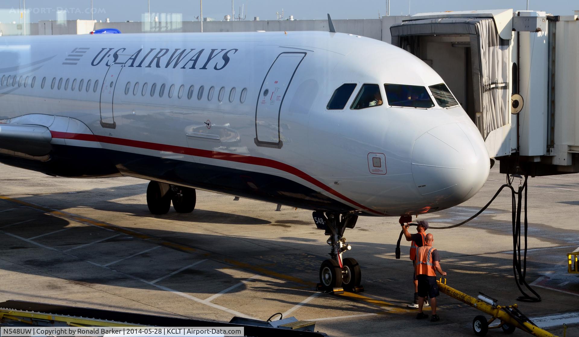 N548UW, 2011 Airbus A321-231 C/N 4898, Hooking power to aircraft