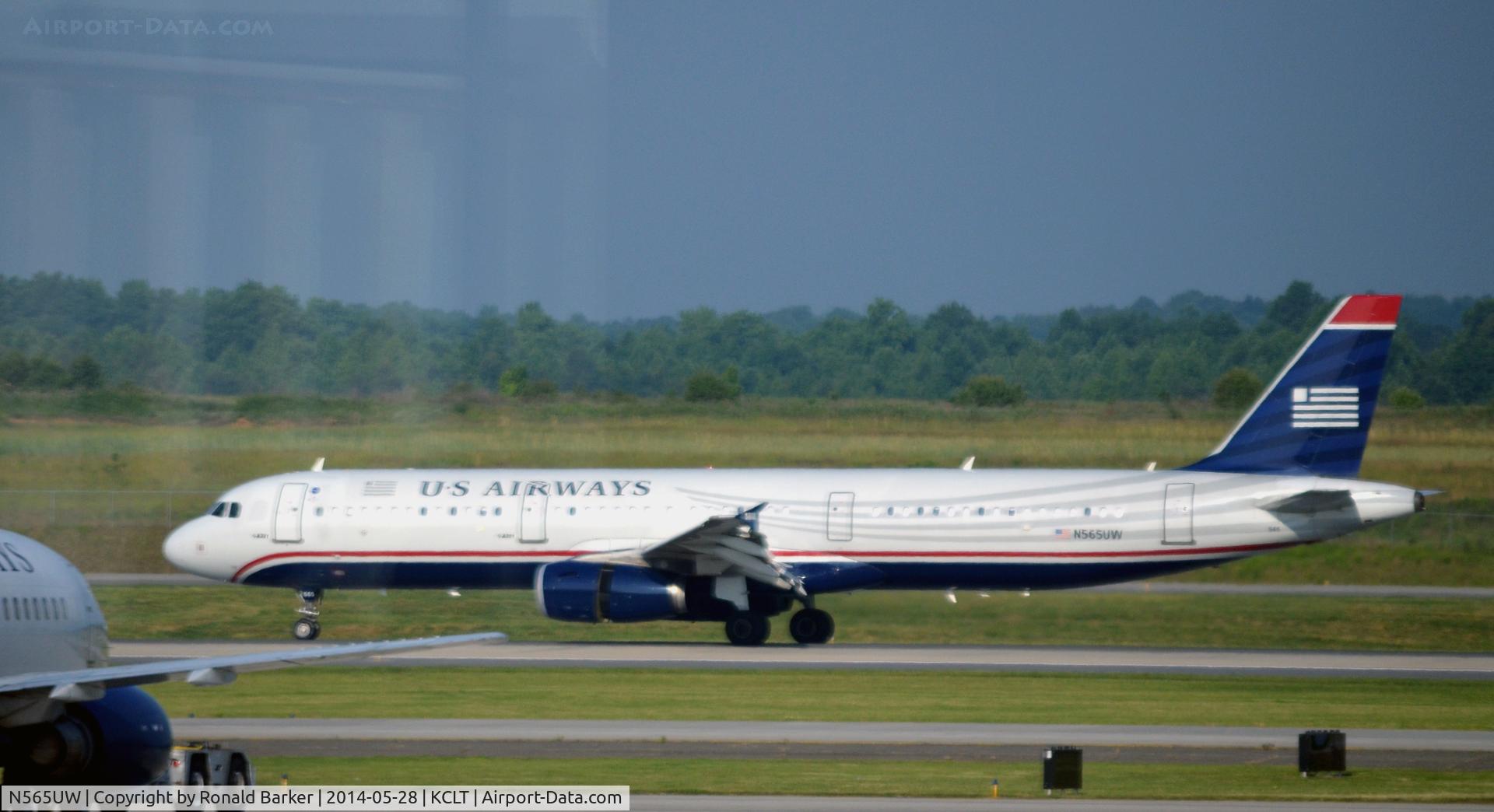 N565UW, 2012 Airbus A321-231 C/N 5409, Taxi CLT