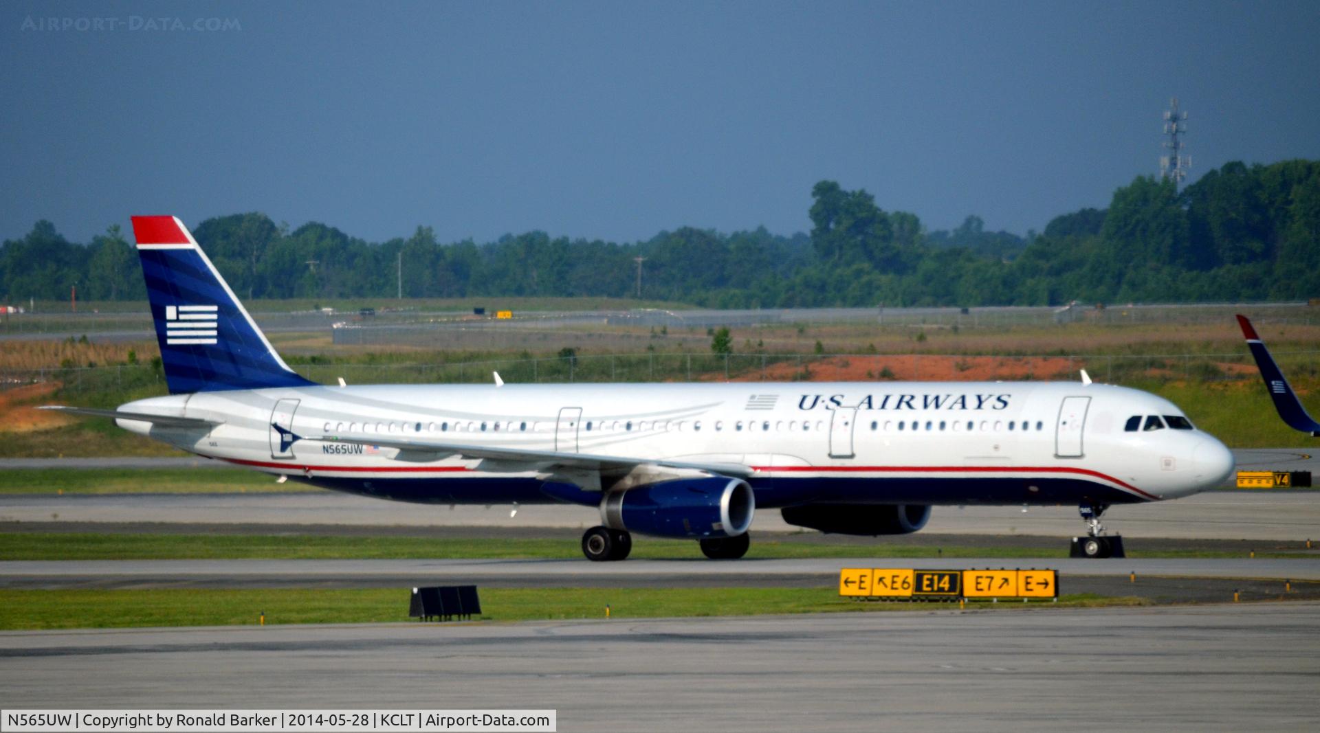 N565UW, 2012 Airbus A321-231 C/N 5409, Taxi CLT