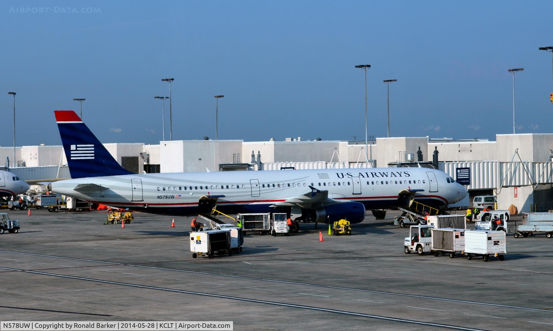 N578UW, 2014 Airbus A321-231 C/N 6035, Gate B6 CLT
