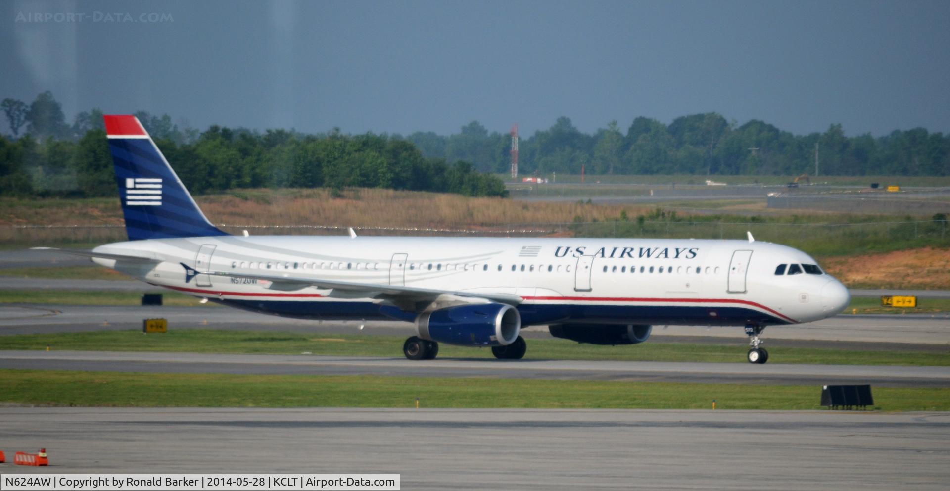 N624AW, 1989 Airbus A320-231 C/N 55, Taxi CLT