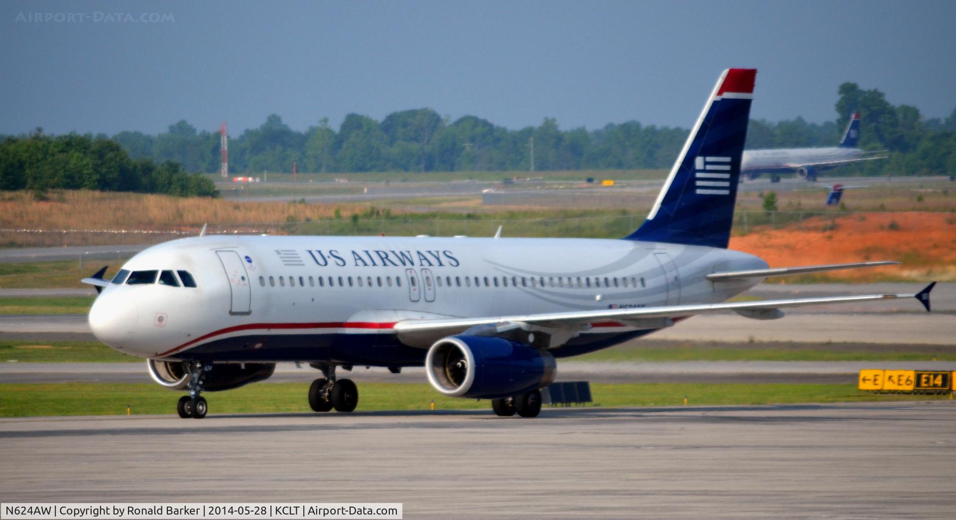 N624AW, 1989 Airbus A320-231 C/N 55, Taxi CLT