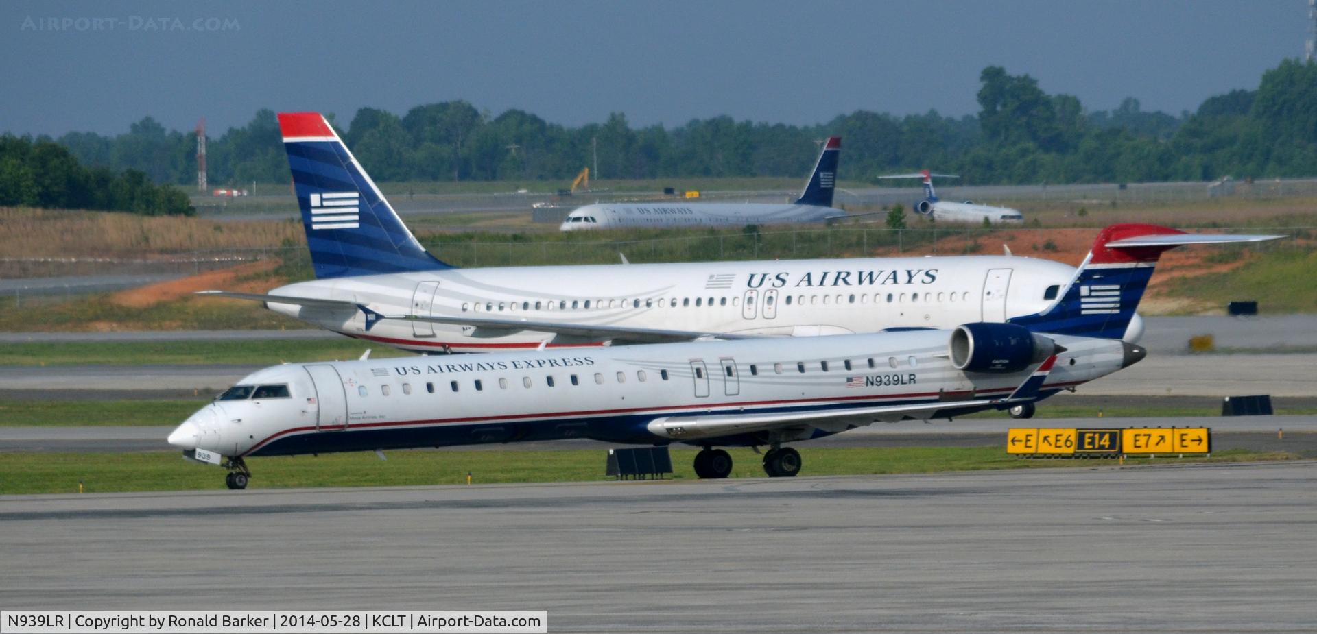 N939LR, 2005 Bombardier CRJ-900ER (CL-600-2D24) C/N 15039, Taxi CLT