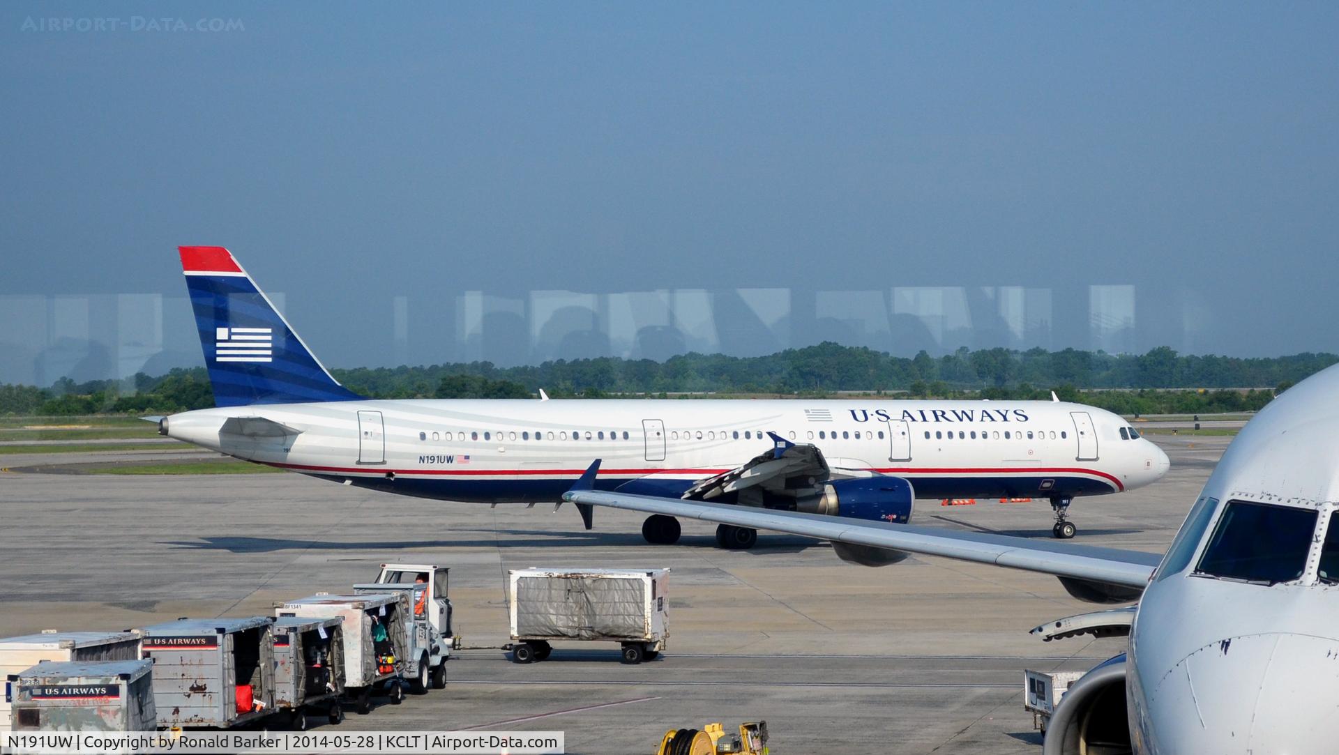 N191UW, 2001 Airbus A321-211 C/N 1447, Taxi CLT