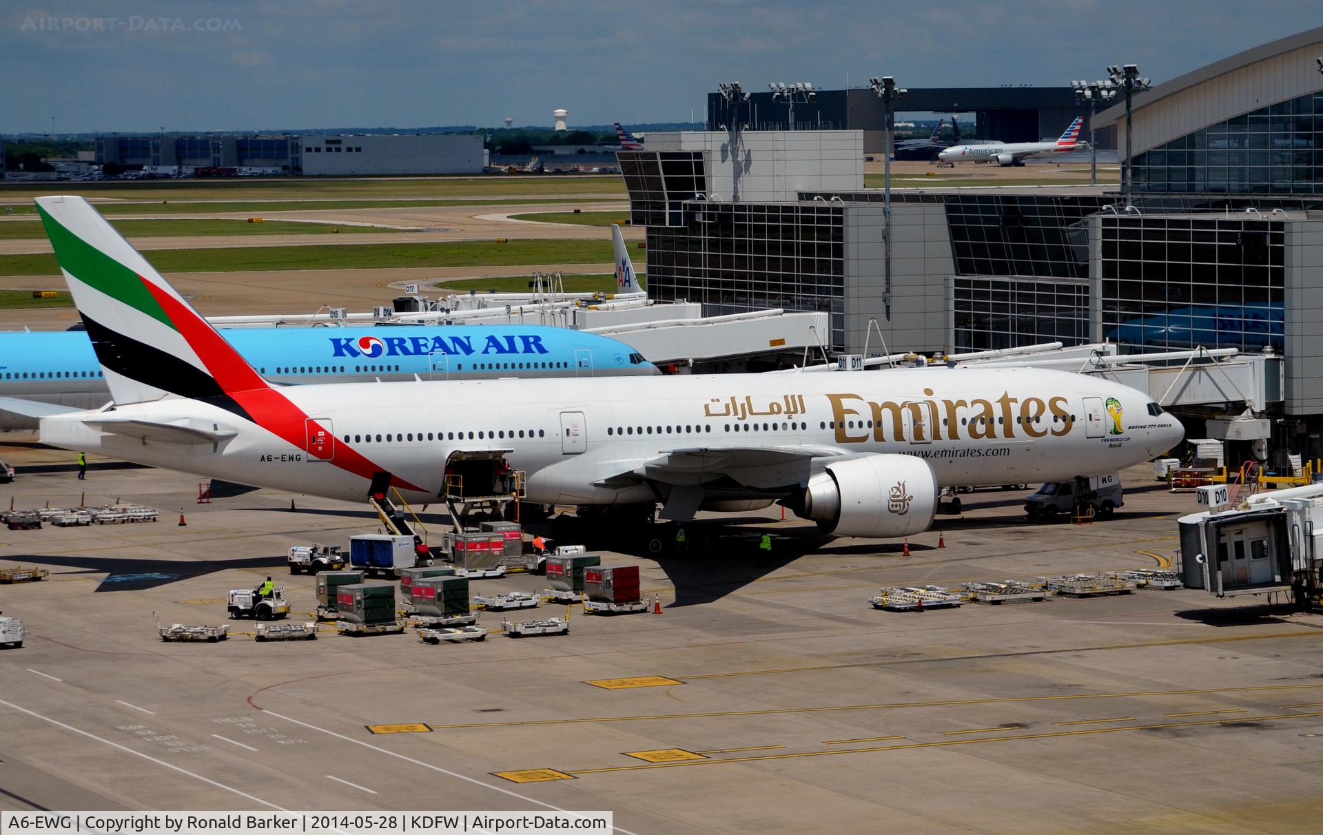 A6-EWG, 2008 Boeing 777-21H/LR C/N 35578, Gate D11 DFW