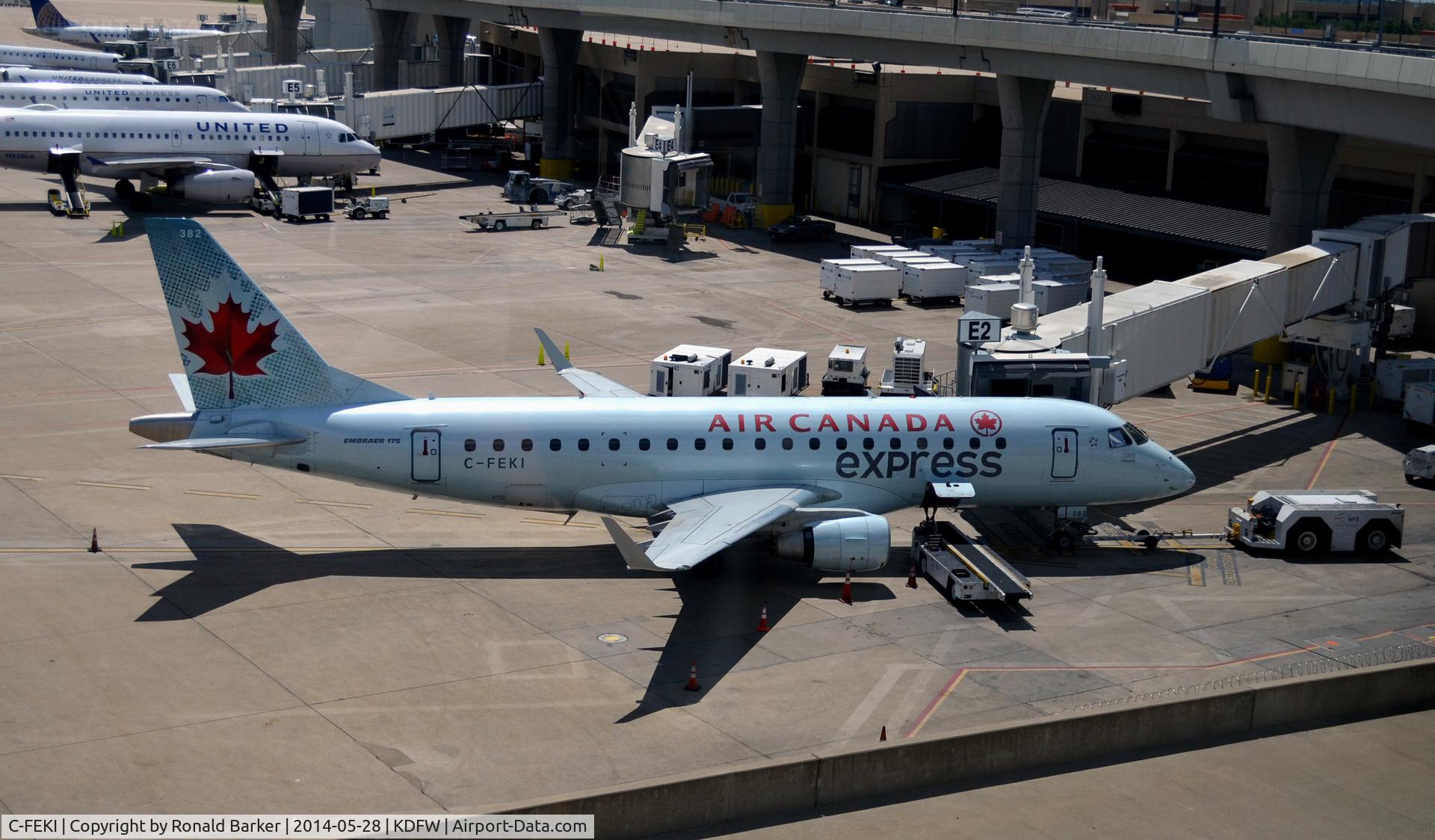 C-FEKI, 2005 Embraer 175SU (ERJ-170-200SU) C/N 17000103, Gate E2 DFW