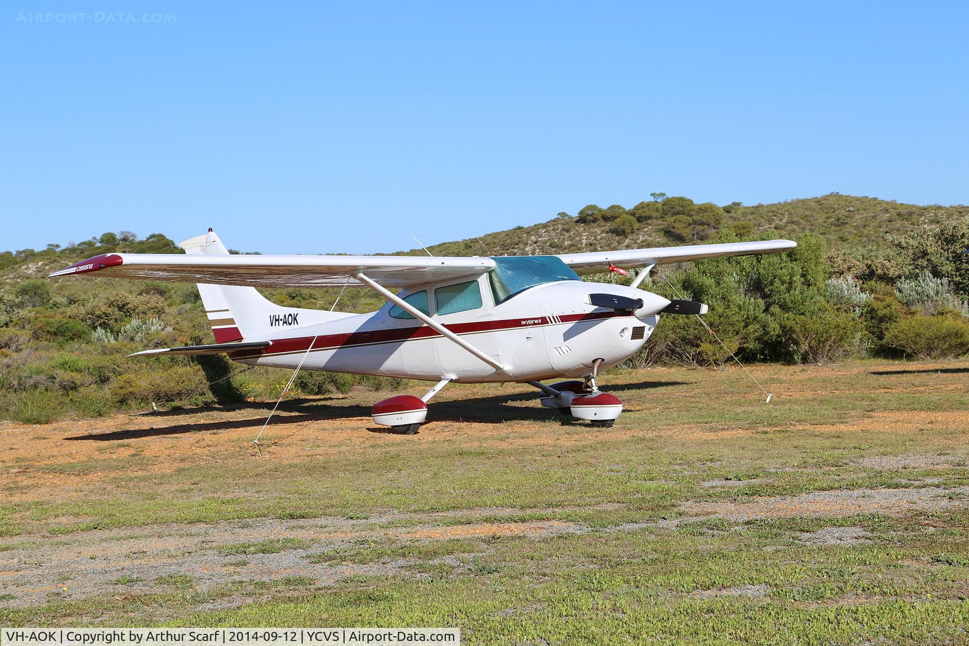 VH-AOK, 1977 Cessna 182Q Skylane C/N 18265556, Cervantes Airport WA - Cessna 182 Association of Australia fly in 2014