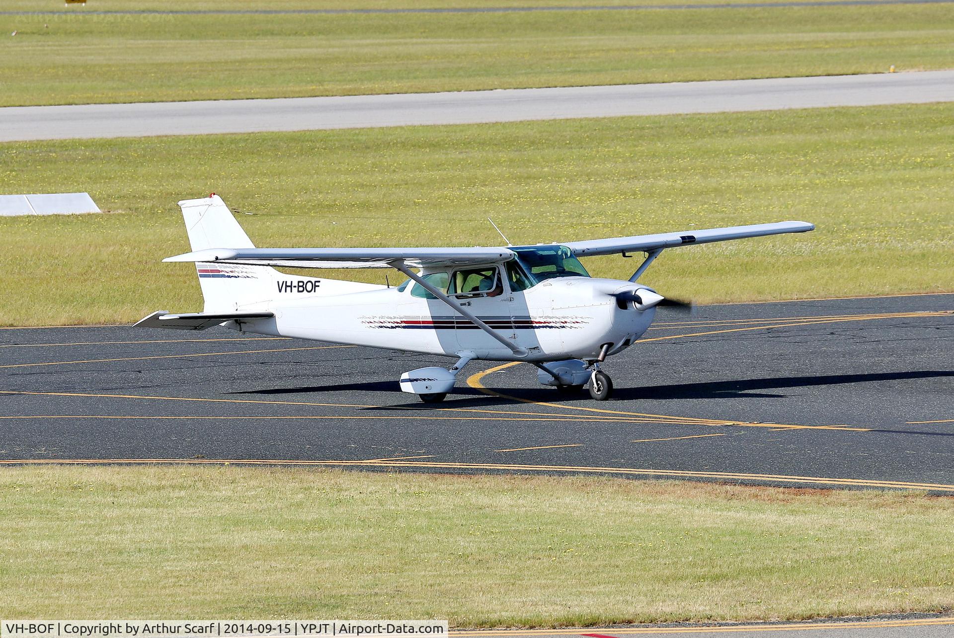 VH-BOF, 1981 Cessna 172P C/N 17275469, Jandakot Airport WA 15/09/2014