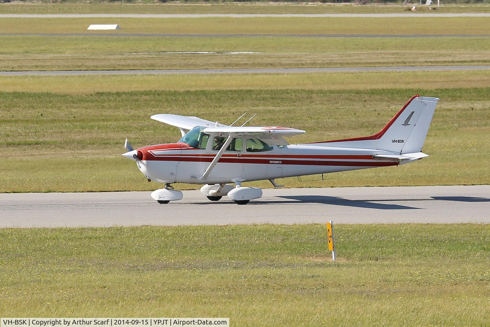 VH-BSK, 1981 Cessna 172P C/N 17274271, Jandakot Airport WA 15/09/2014