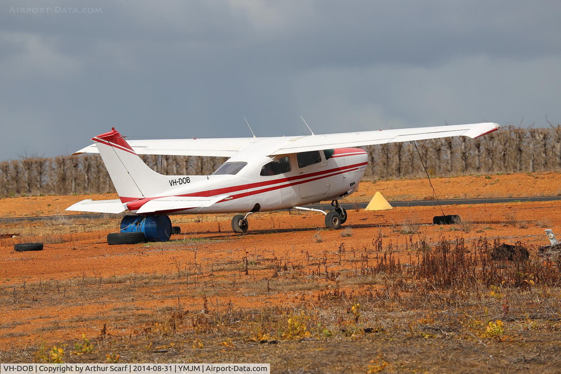 VH-DOB, 1972 Cessna 210L Centurion C/N 21059658, Manjimup WA 31/08/2014 - without engine
