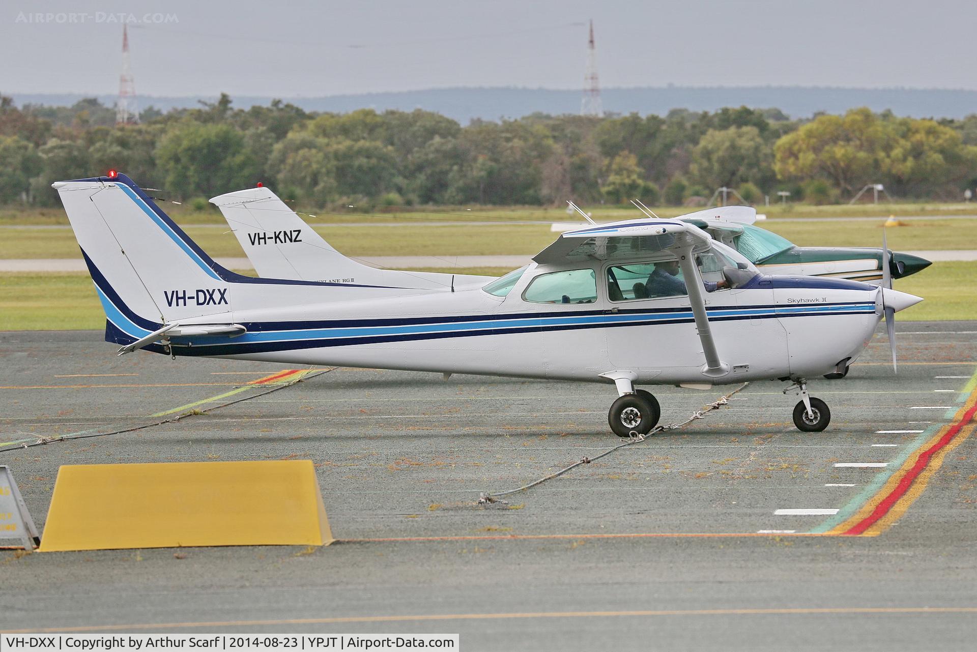 VH-DXX, 1981 Cessna 172P C/N 17274568, Jandakot WA 23/08/2014