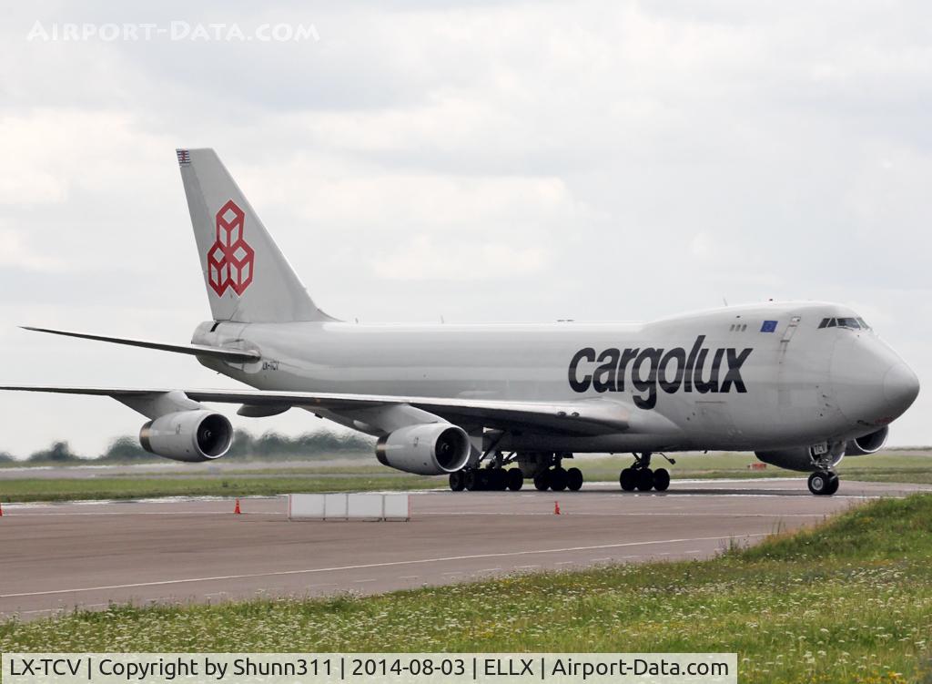 LX-TCV, 2002 Boeing 747-4R7F/SCD C/N 30401, Taxiing to the Cargo area...