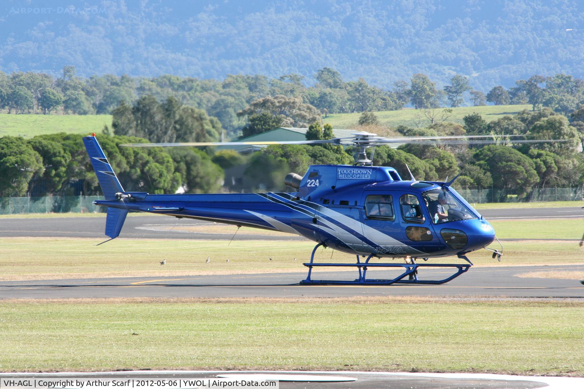 VH-AGL, 2006 Eurocopter AS-350B-2 Ecureuil Ecureuil C/N 4146, Wings over Illawarra May 2012