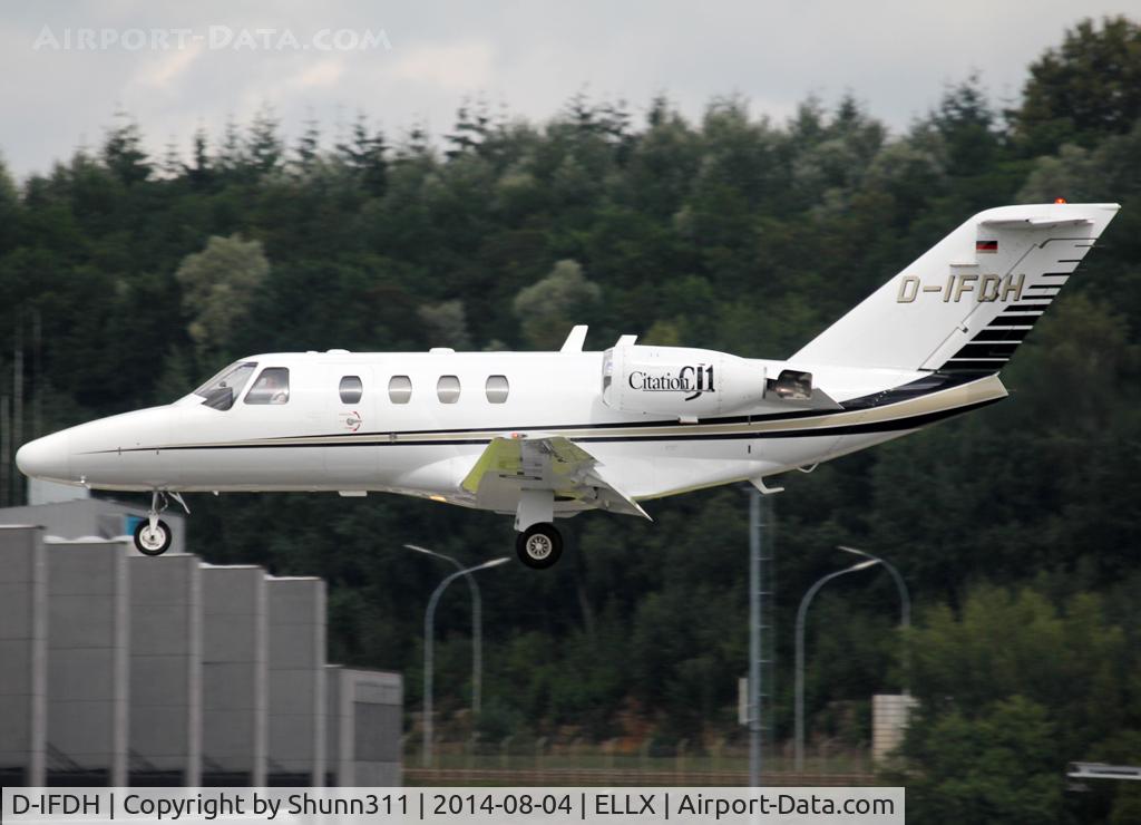 D-IFDH, 2003 Cessna 525 CitationJet CJ1 C/N 525-0517, Landing rwy 24