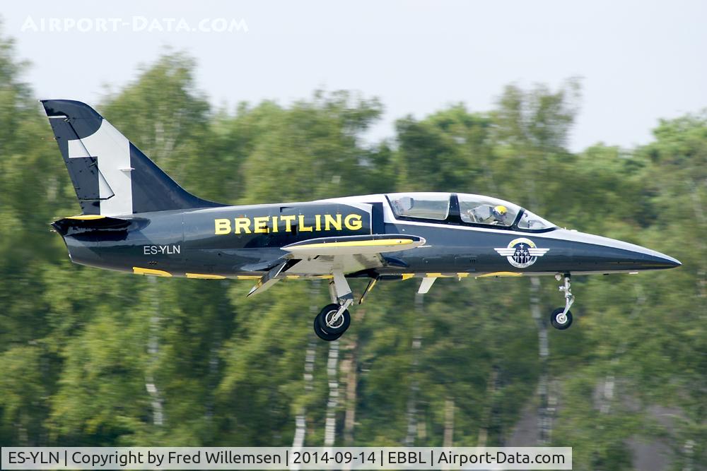 ES-YLN, Aero L-39C Albatros C/N 533637, Breitling display team
