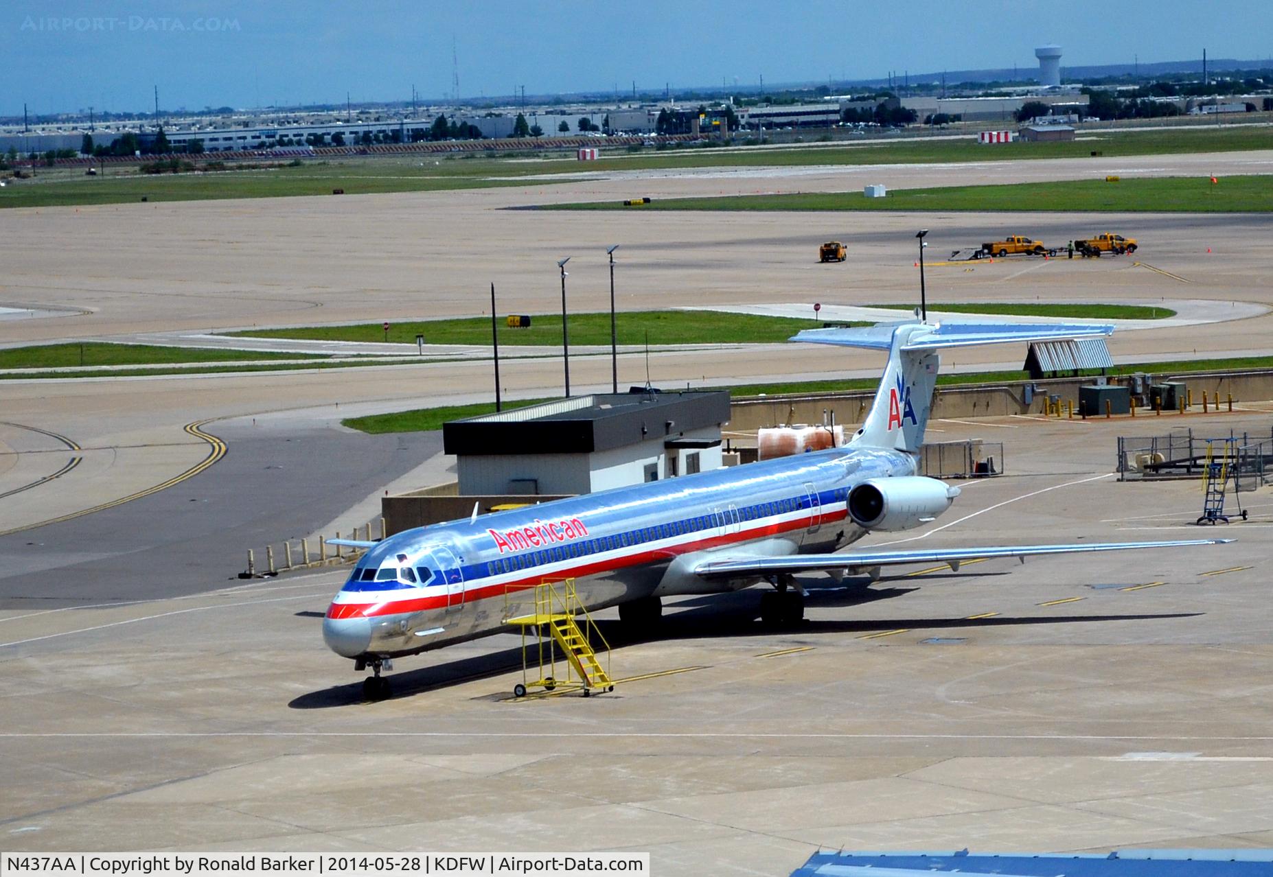 N437AA, 1987 McDonnell Douglas MD-83 (DC-9-83) C/N 49455, DFW TX