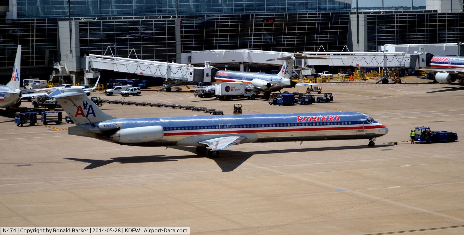 N474, 1988 McDonnell Douglas MD-82 (DC-9-82) C/N 49649, Towed DFW