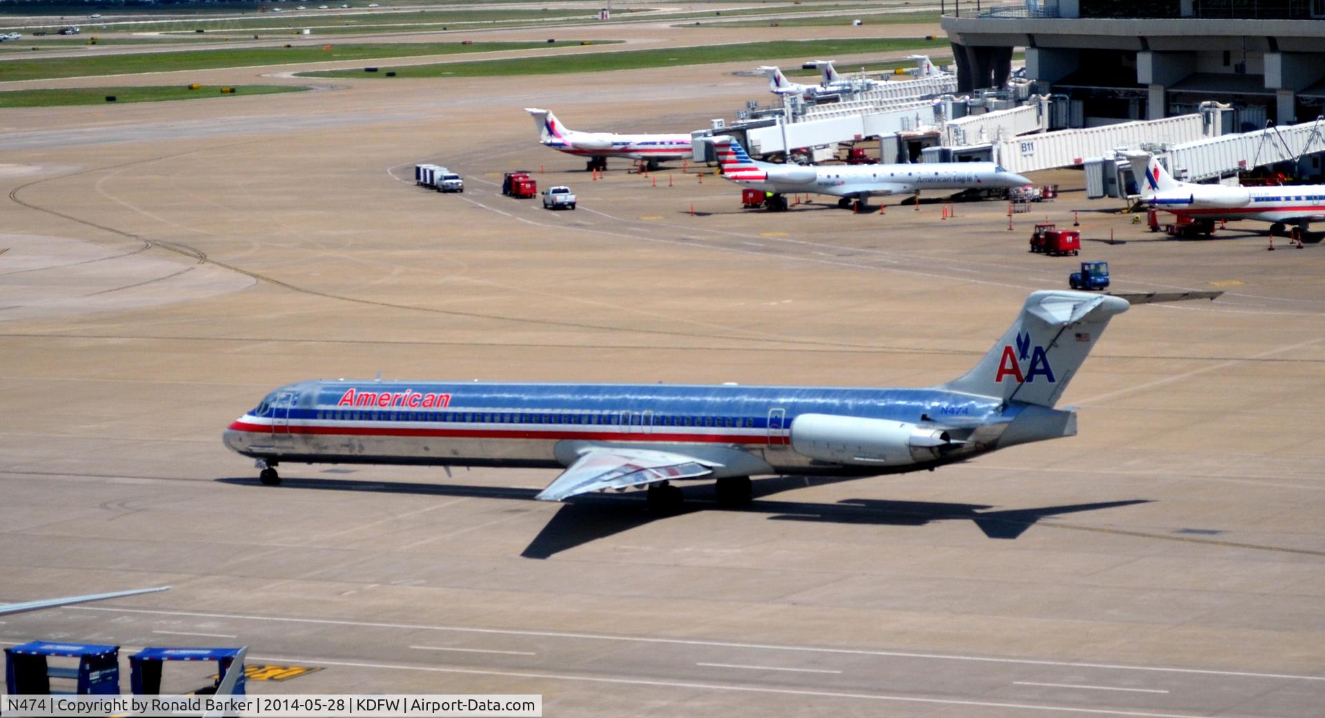 N474, 1988 McDonnell Douglas MD-82 (DC-9-82) C/N 49649, Taxi DFW