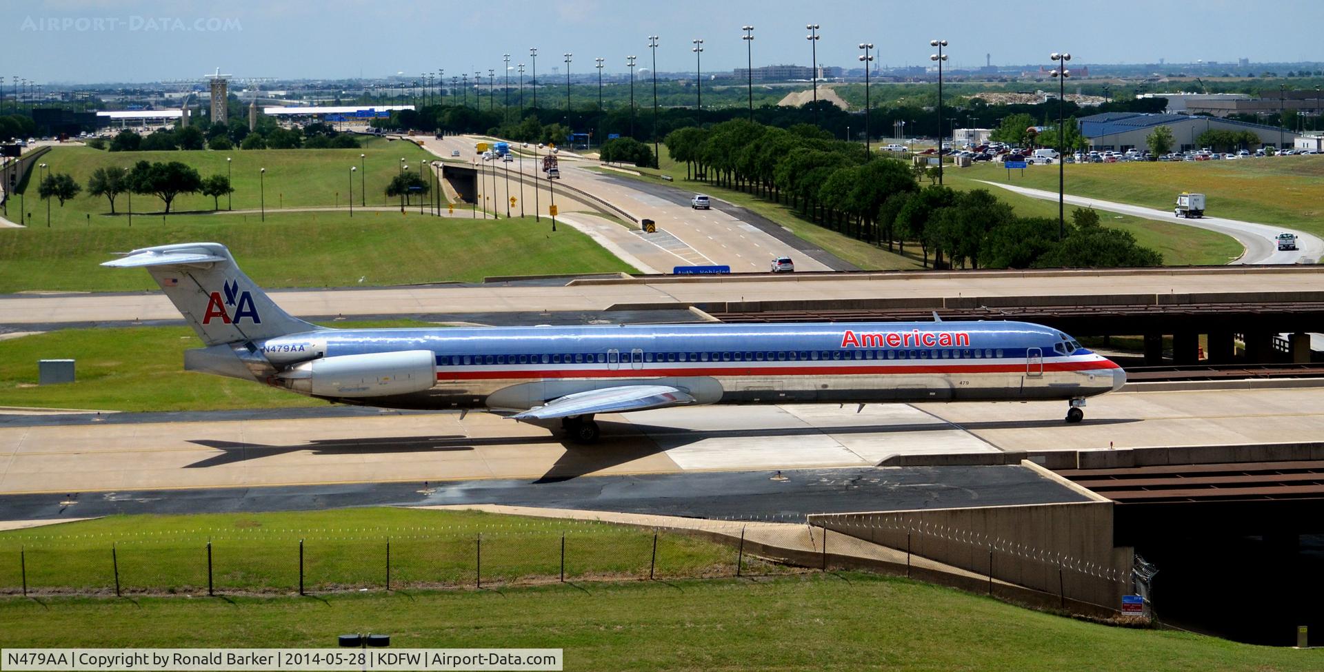 N479AA, 1988 McDonnell Douglas MD-82 (DC-9-82) C/N 49654, Taxi DFW