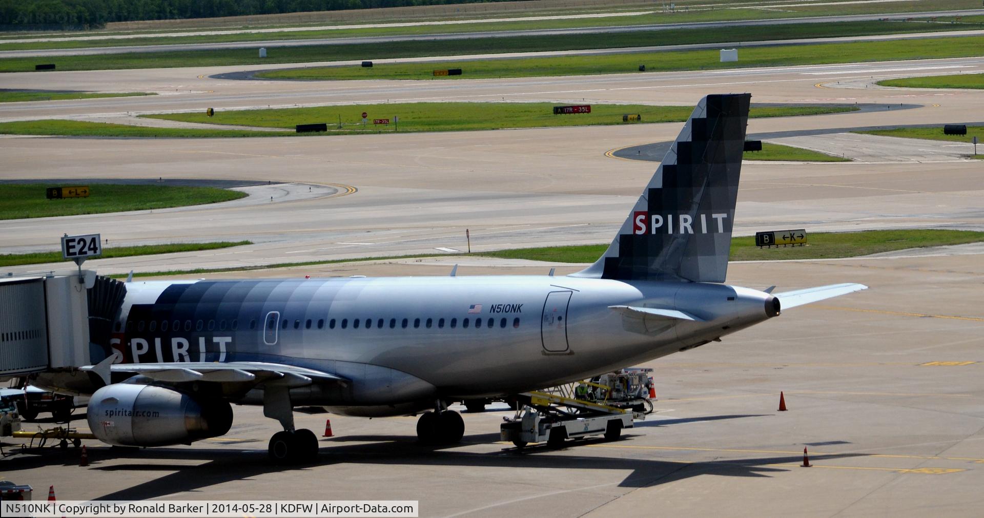 N510NK, 2005 Airbus A319-132 C/N 2622, Gate E24 DFW