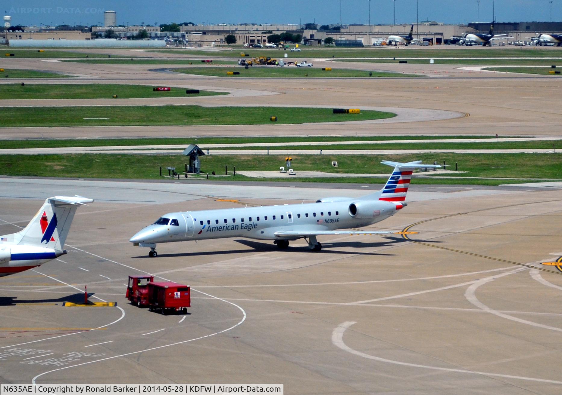 N635AE, 1999 Embraer ERJ-145LR (EMB-145LR) C/N 145158, Taxi DFW