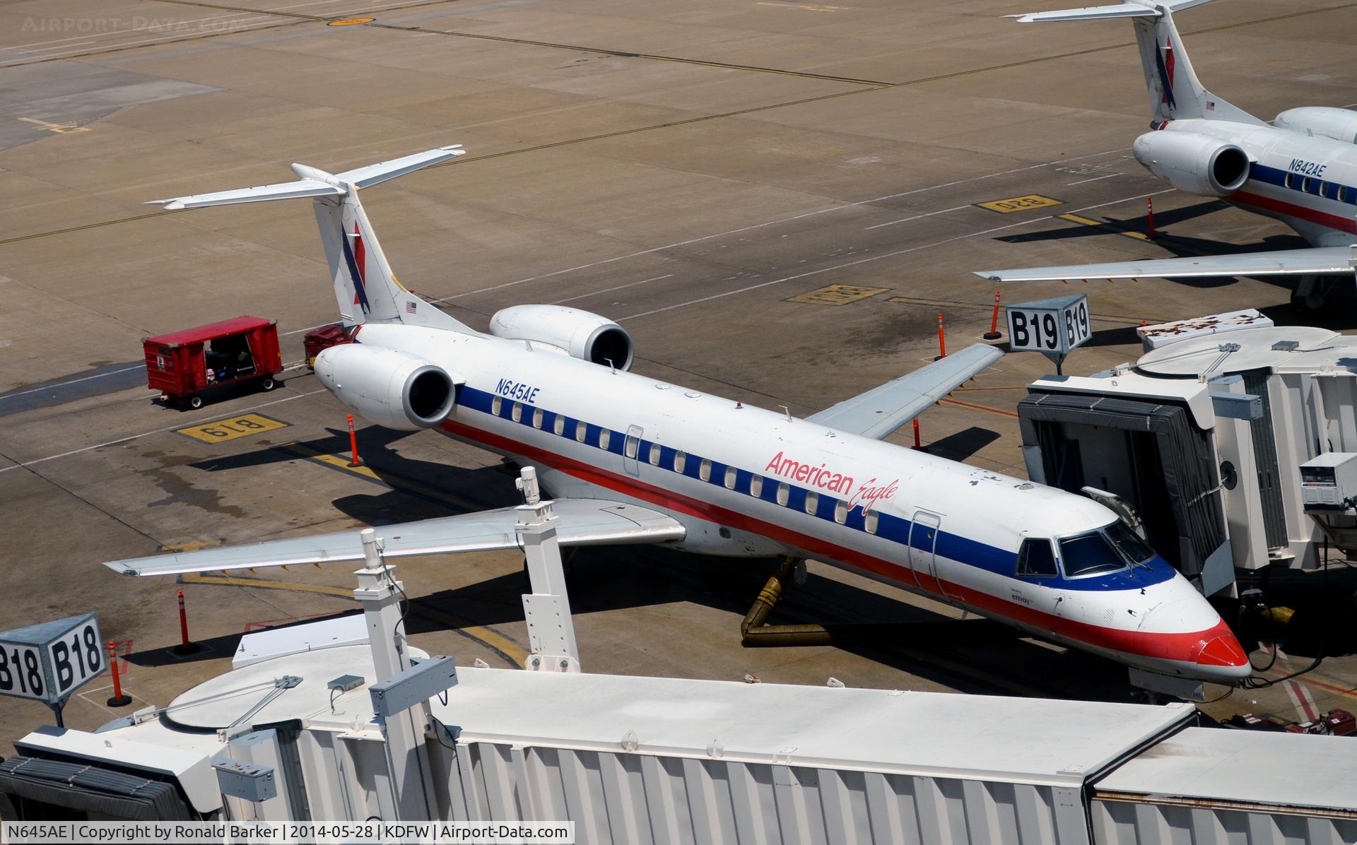 N645AE, 2000 Embraer ERJ-145LR (EMB-145LR) C/N 145212, Gate B19 DFW