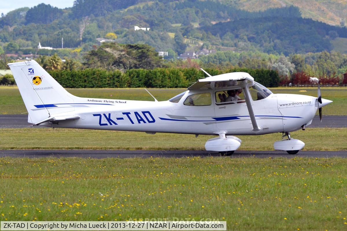 ZK-TAD, 2007 Cessna 172R C/N 17281456, At Ardmore