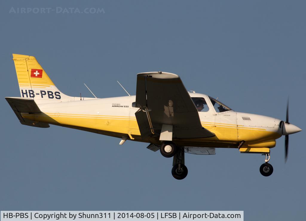 HB-PBS, 1977 Piper PA-28R-201T Cherokee Arrow III C/N 28R-7703294, Landing rwy 16