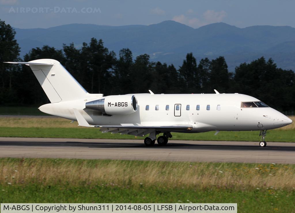 M-ABGS, 2013 Bombardier Challenger 605 (CL-600-2B16) C/N 5932, Landing rwy 16