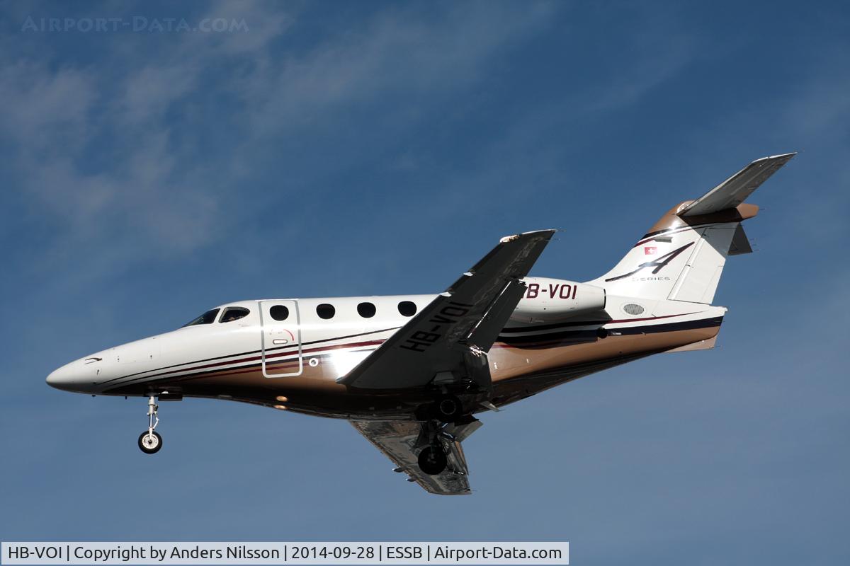HB-VOI, 2006 Raytheon 390 Premier IA C/N RB-152, On short final for runway 30.