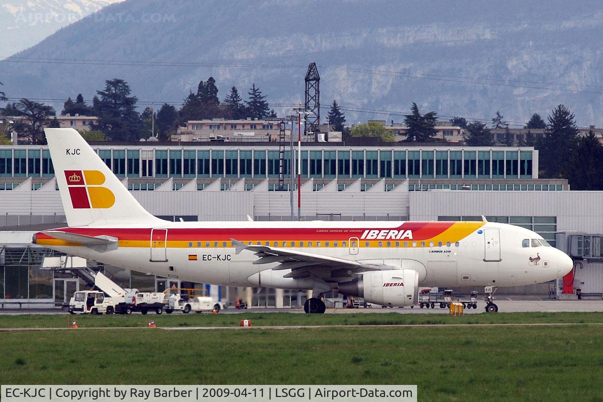 EC-KJC, 2007 Airbus A319-111 C/N 3255, Airbus A319-111 [3255] (Iberia) Geneva~HB 11/04/2009