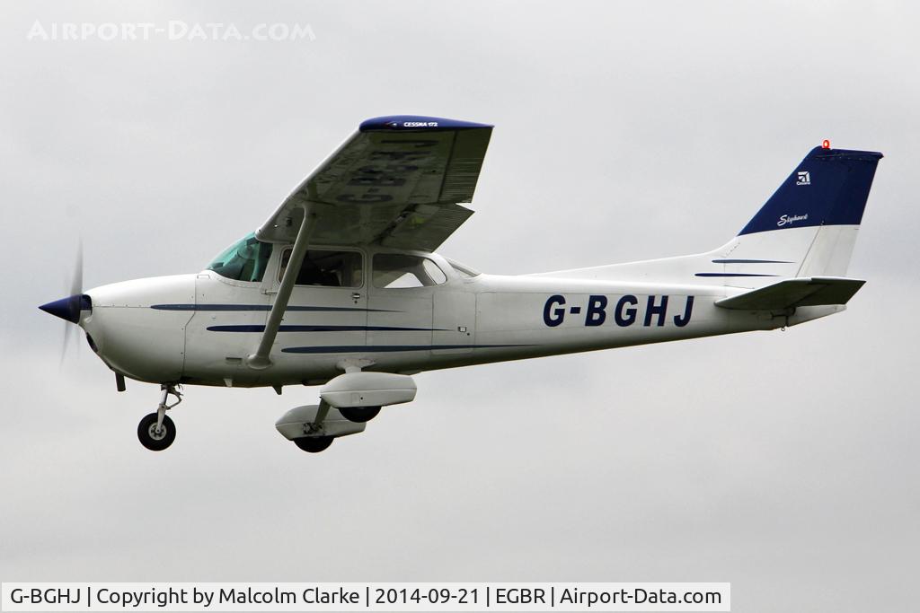 G-BGHJ, 1979 Reims F172N Skyhawk C/N 1777, Reims F172N Skyhawk at the Real Aeroplane Club's Helicopter Fly-In, Breighton Airfield, North Yorkshire, September 21st 2014.