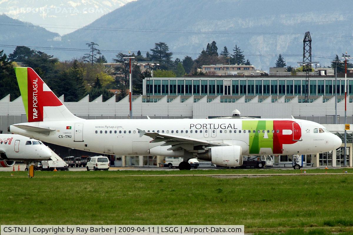CS-TNJ, 2000 Airbus A320-214 C/N 1181, Airbus A320-214 [1181] (TAP Portugal) Geneva~HB 11/04/2009
