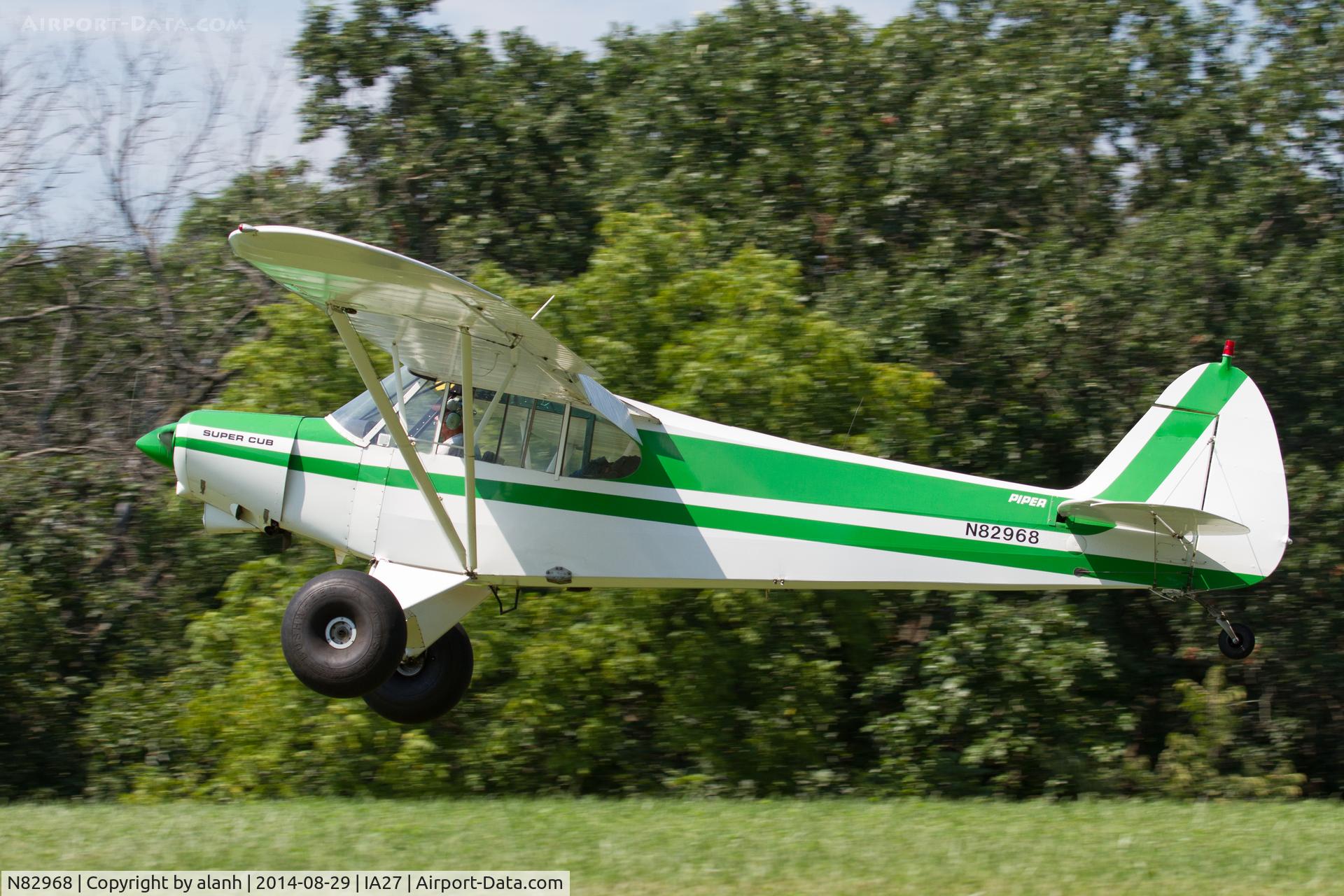 N82968, 1978 Piper PA-18-150 Super Cub C/N 18-7909040, Landing at Antique Airfield, Blakesburg