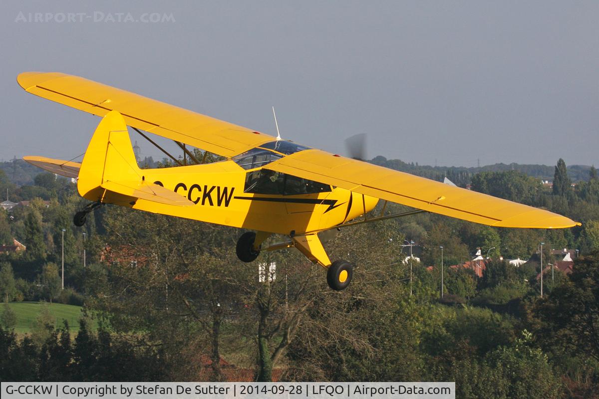 G-CCKW, 1954 Piper L-21B Super Cub (PA-18-135) C/N 18-3535, Fly-in 2014. Formation fly by with OO-USK and G-NETY.