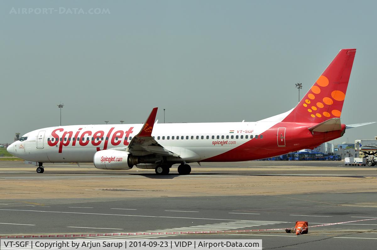 VT-SGF, 2010 Boeing 737-8GJ C/N 36367, 'Vanilla' taxiing out of IGIA T-1.