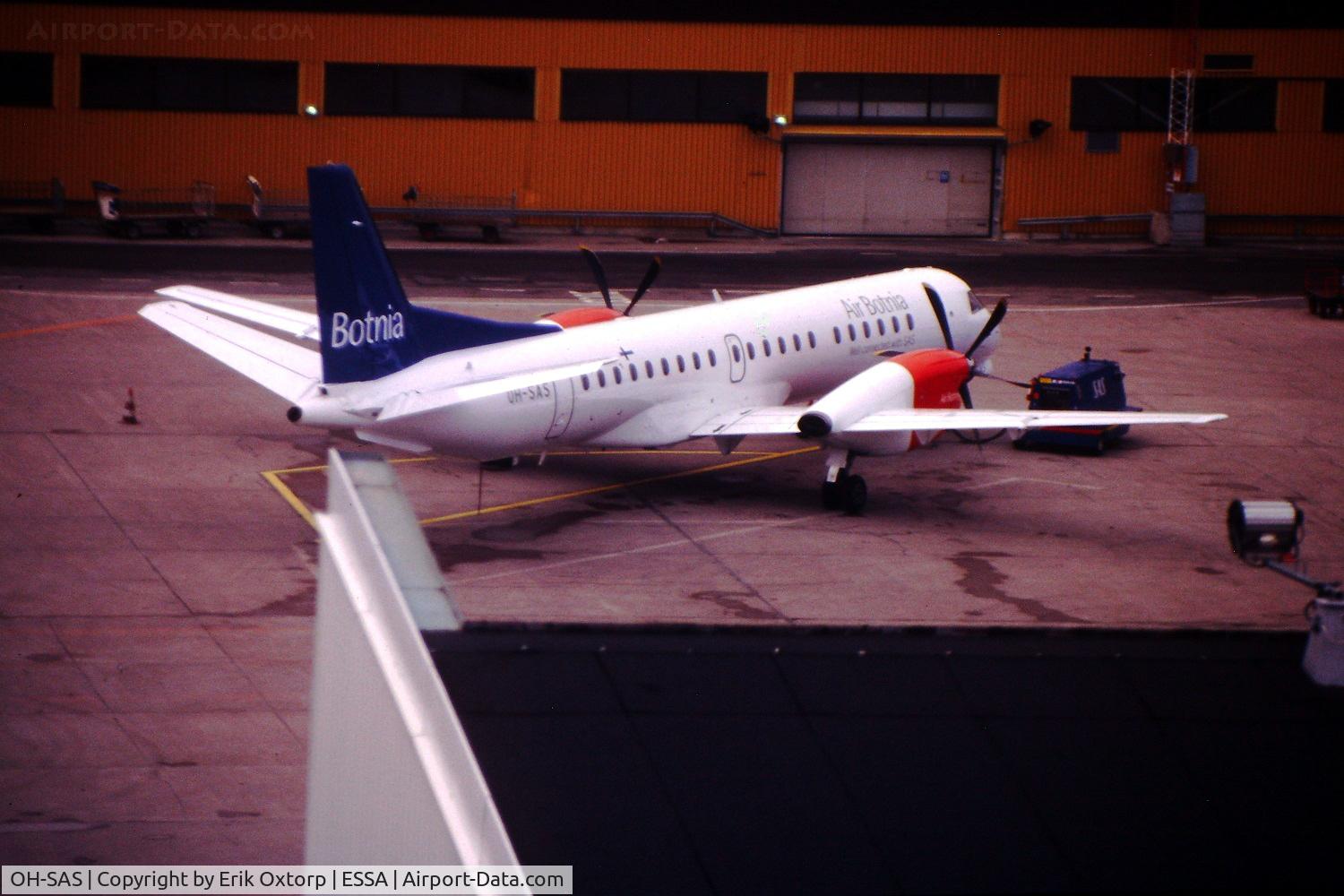 OH-SAS, 1997 Saab 2000 C/N 2000-044, OH-SAS in ARN 2001-04