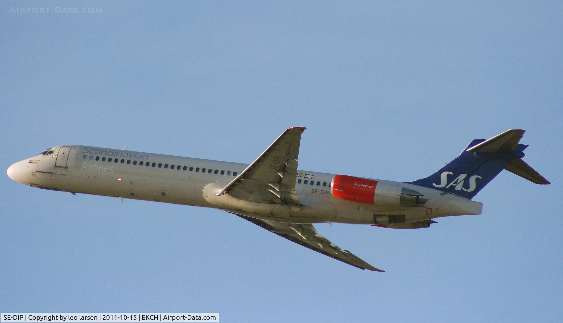 SE-DIP, 1991 McDonnell Douglas MD-87 (DC-9-87) C/N 53010, Copenhagen Kastrup 15.10.11
