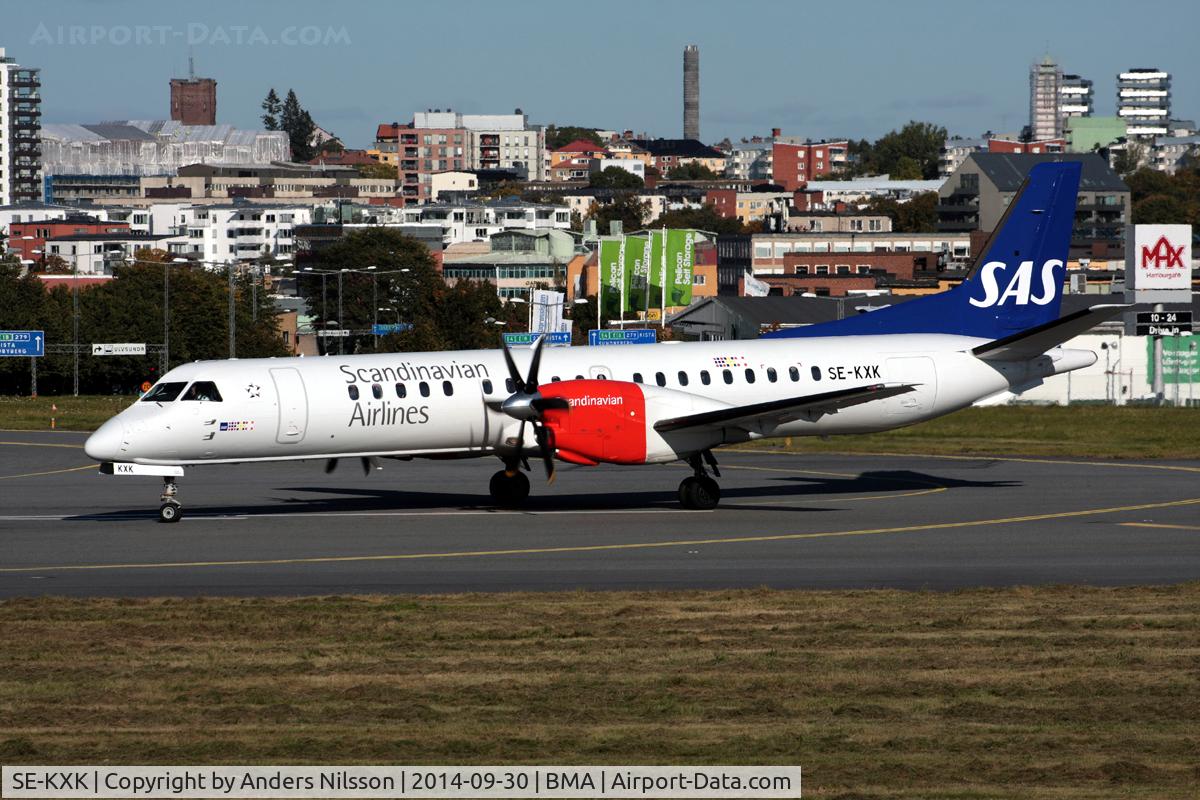 SE-KXK, 1995 Saab 2000 C/N 2000-012, Lining up runway 30.